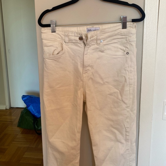ZARA • frayed cream jeans - Picture 10 of 11